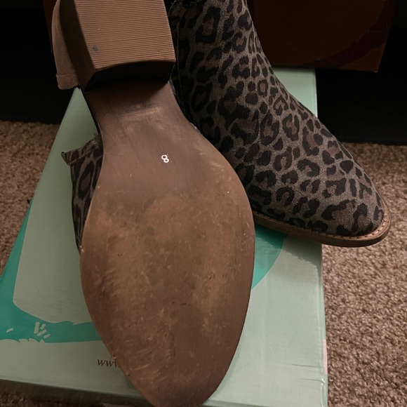 Leopard Print Ankle Booties - Picture 4 of 7